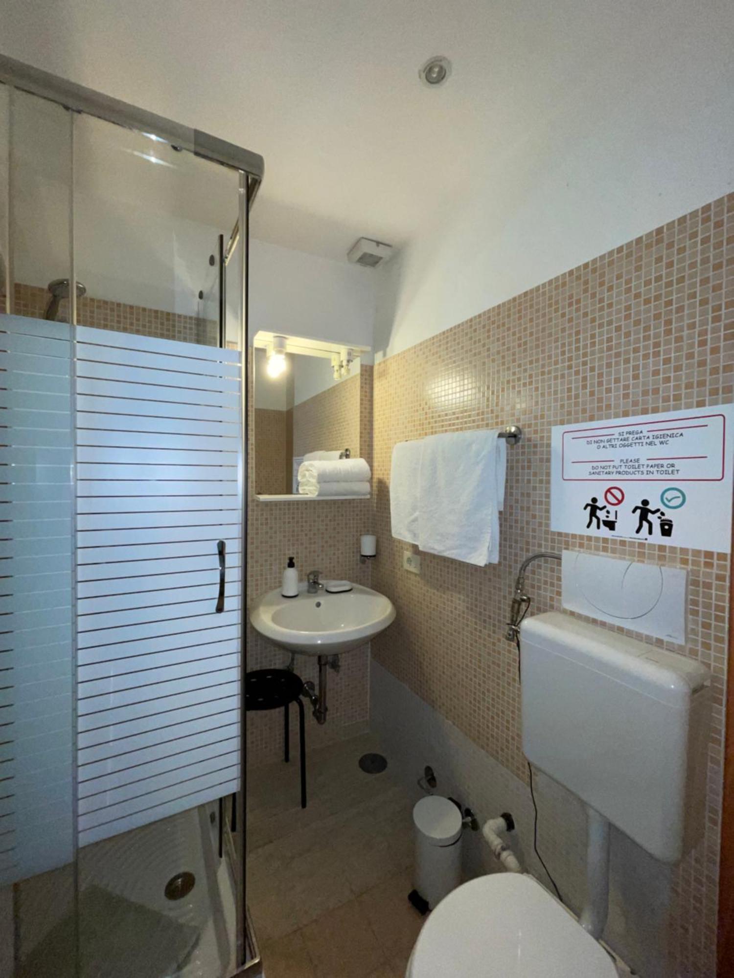 רומא Guest House Meret מראה חיצוני תמונה