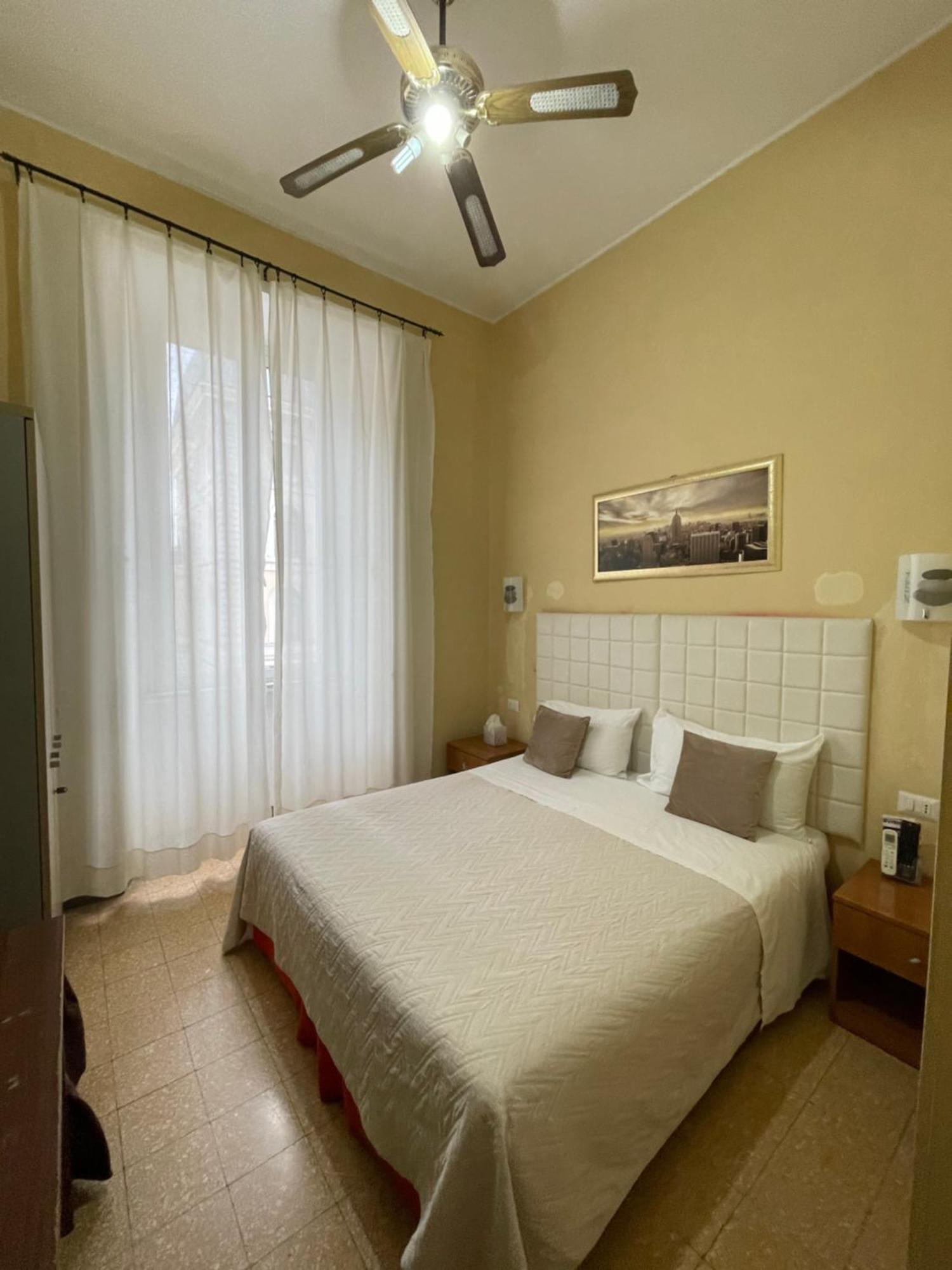 רומא Guest House Meret מראה חיצוני תמונה