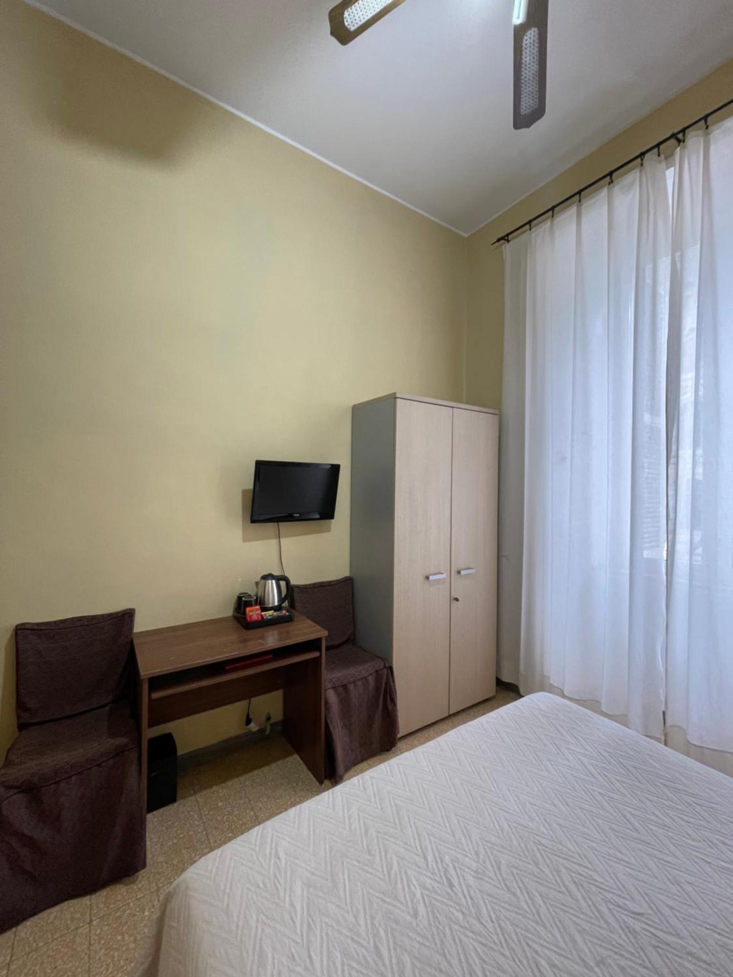 רומא Guest House Meret מראה חיצוני תמונה