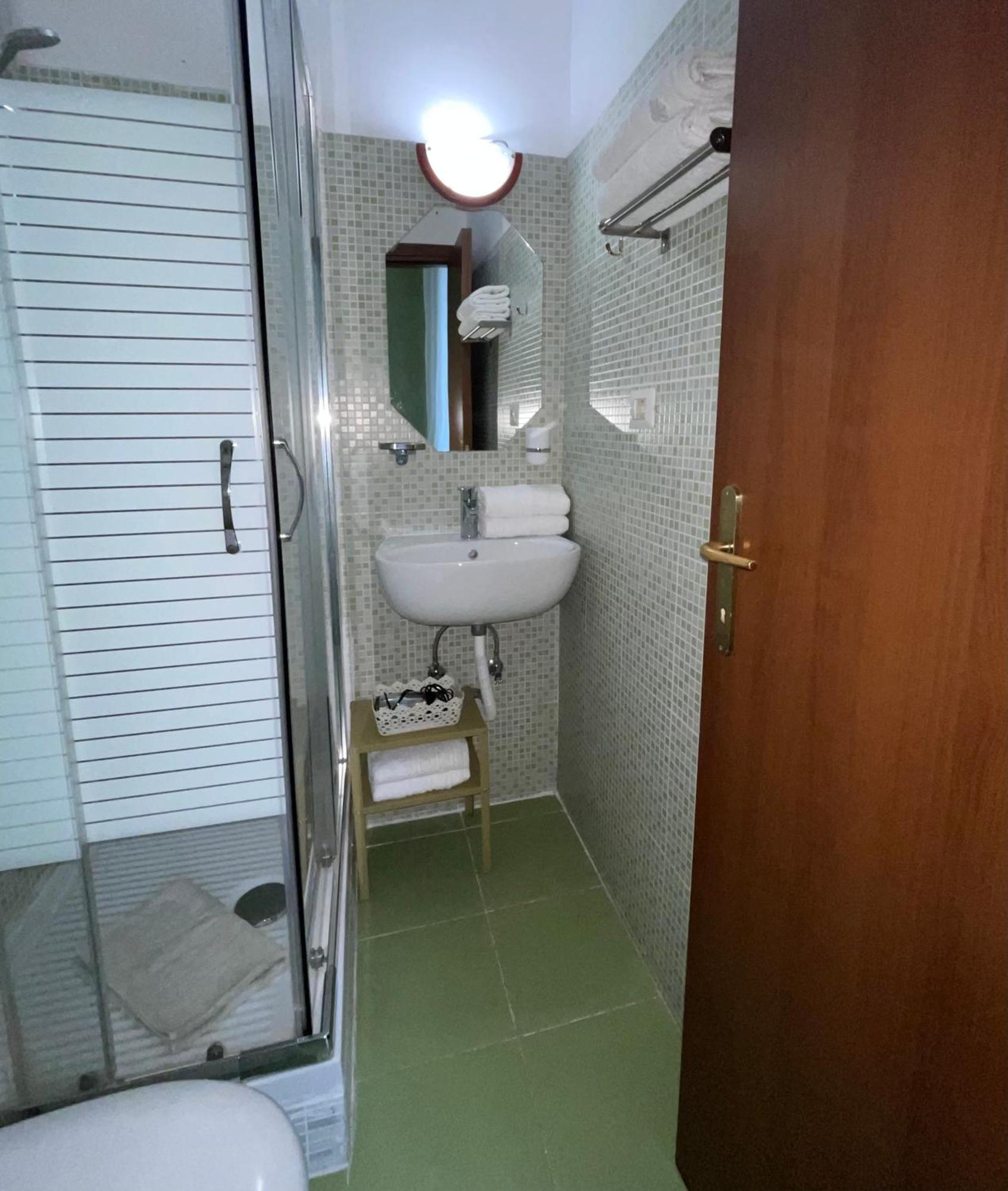 רומא Guest House Meret מראה חיצוני תמונה
