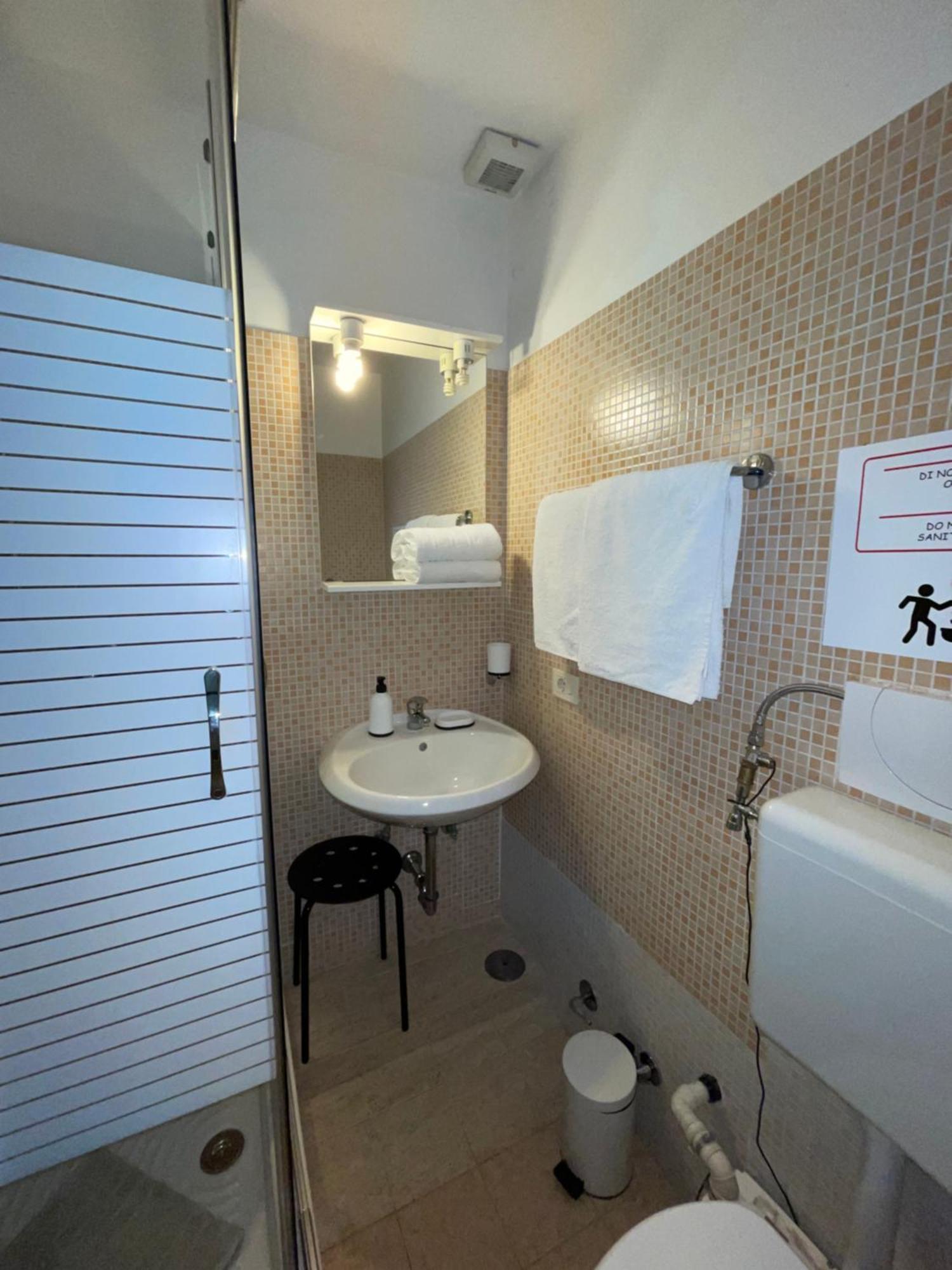 רומא Guest House Meret מראה חיצוני תמונה