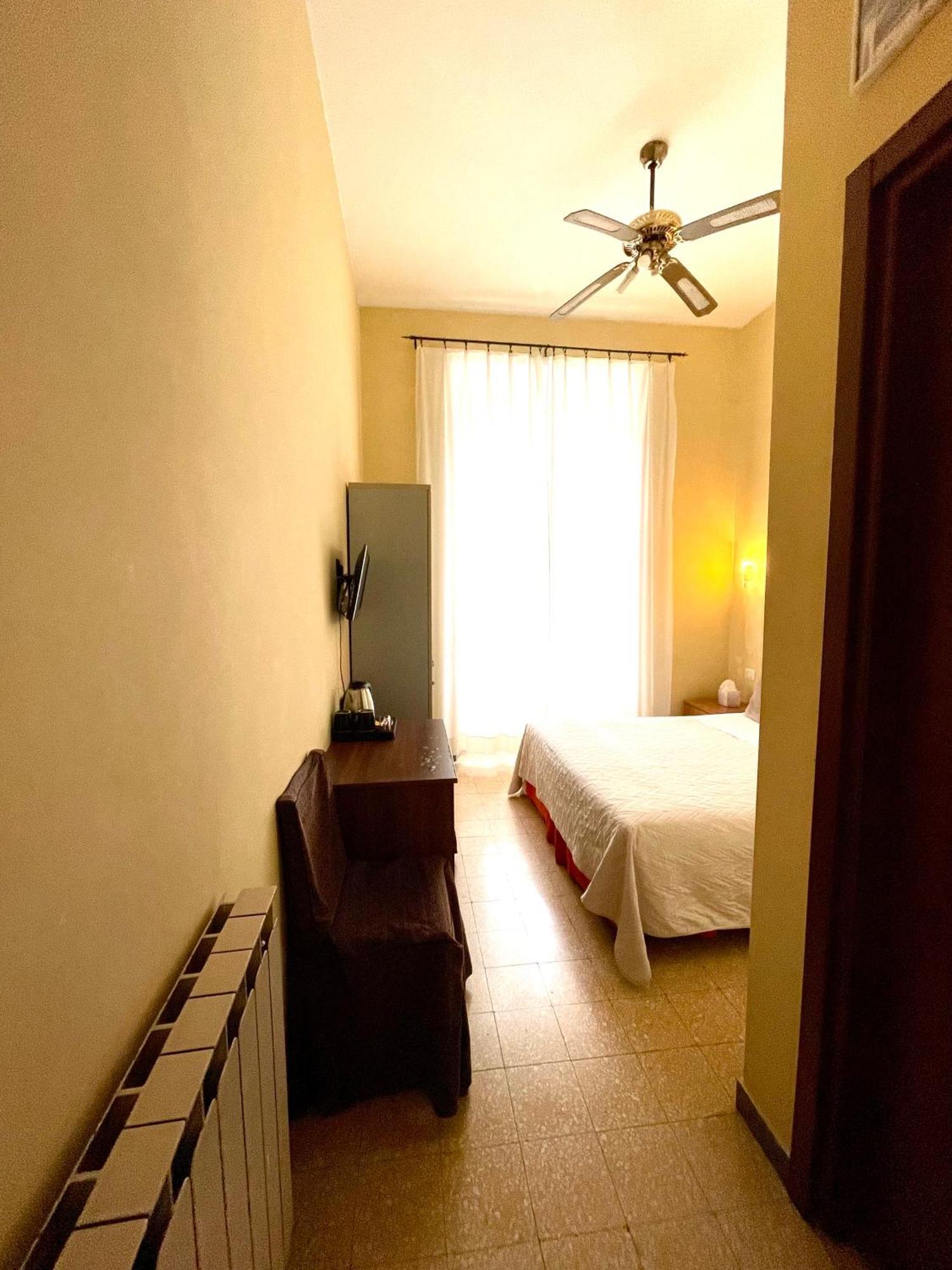 רומא Guest House Meret מראה חיצוני תמונה