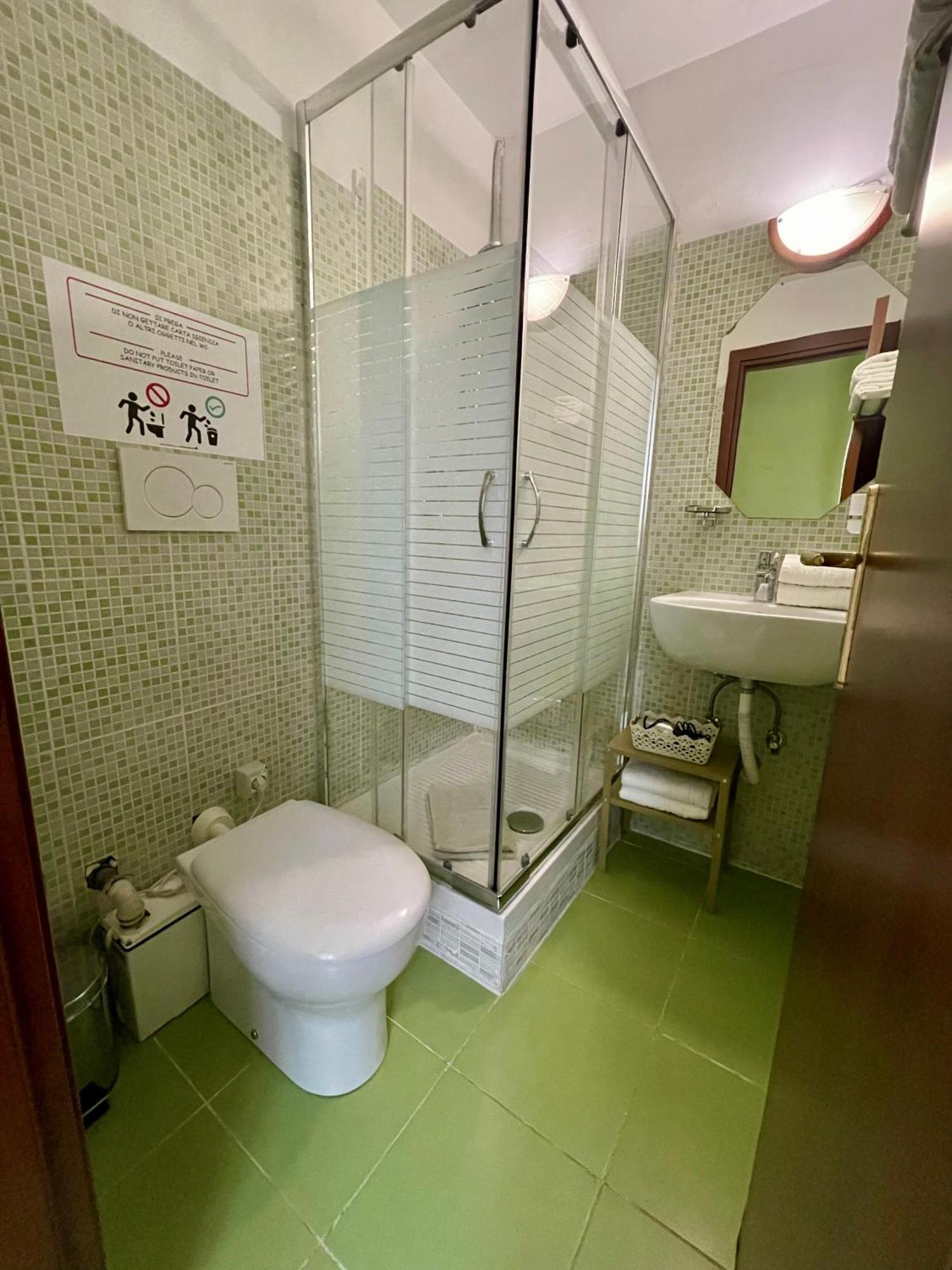 רומא Guest House Meret מראה חיצוני תמונה
