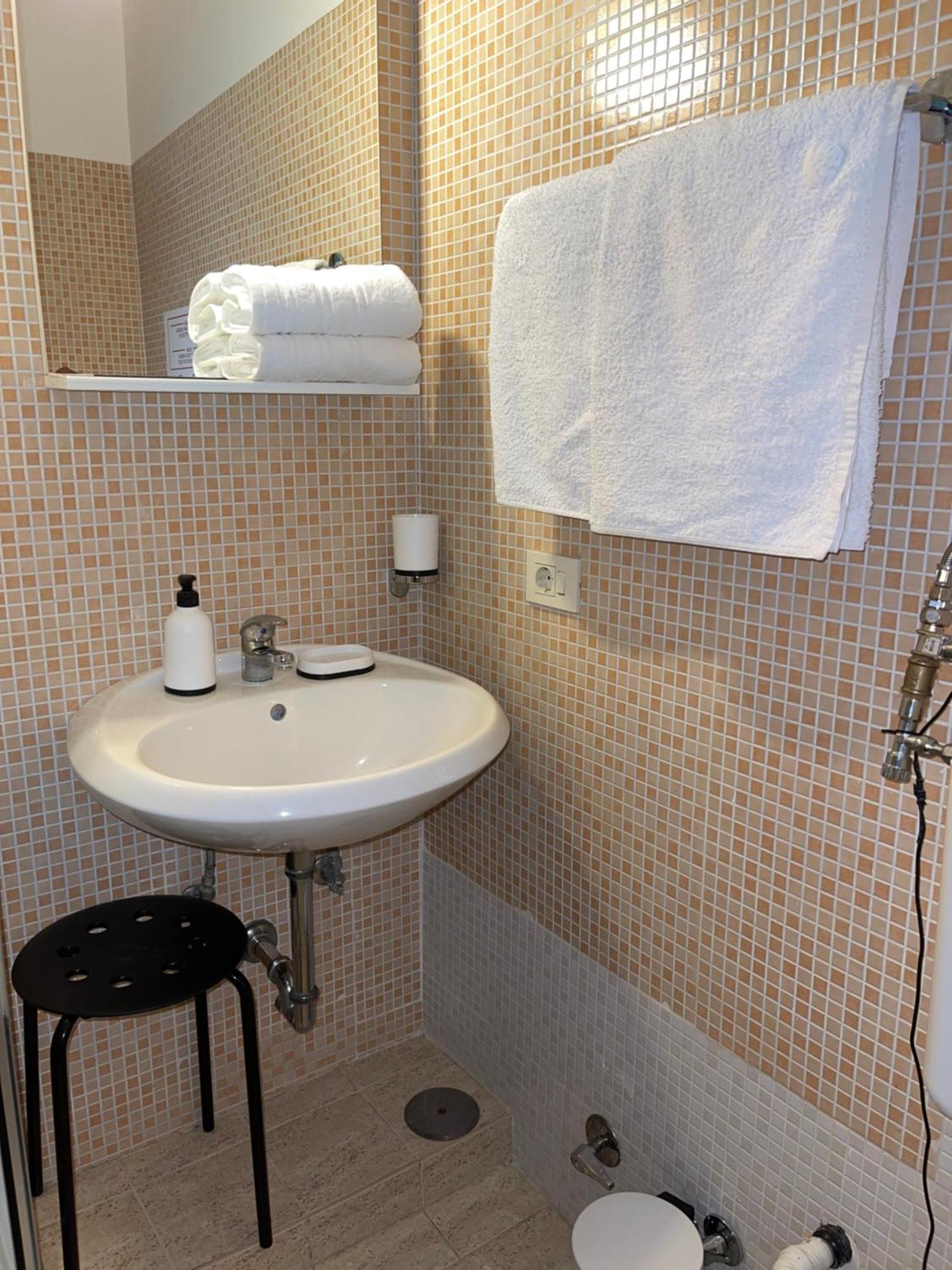 רומא Guest House Meret מראה חיצוני תמונה