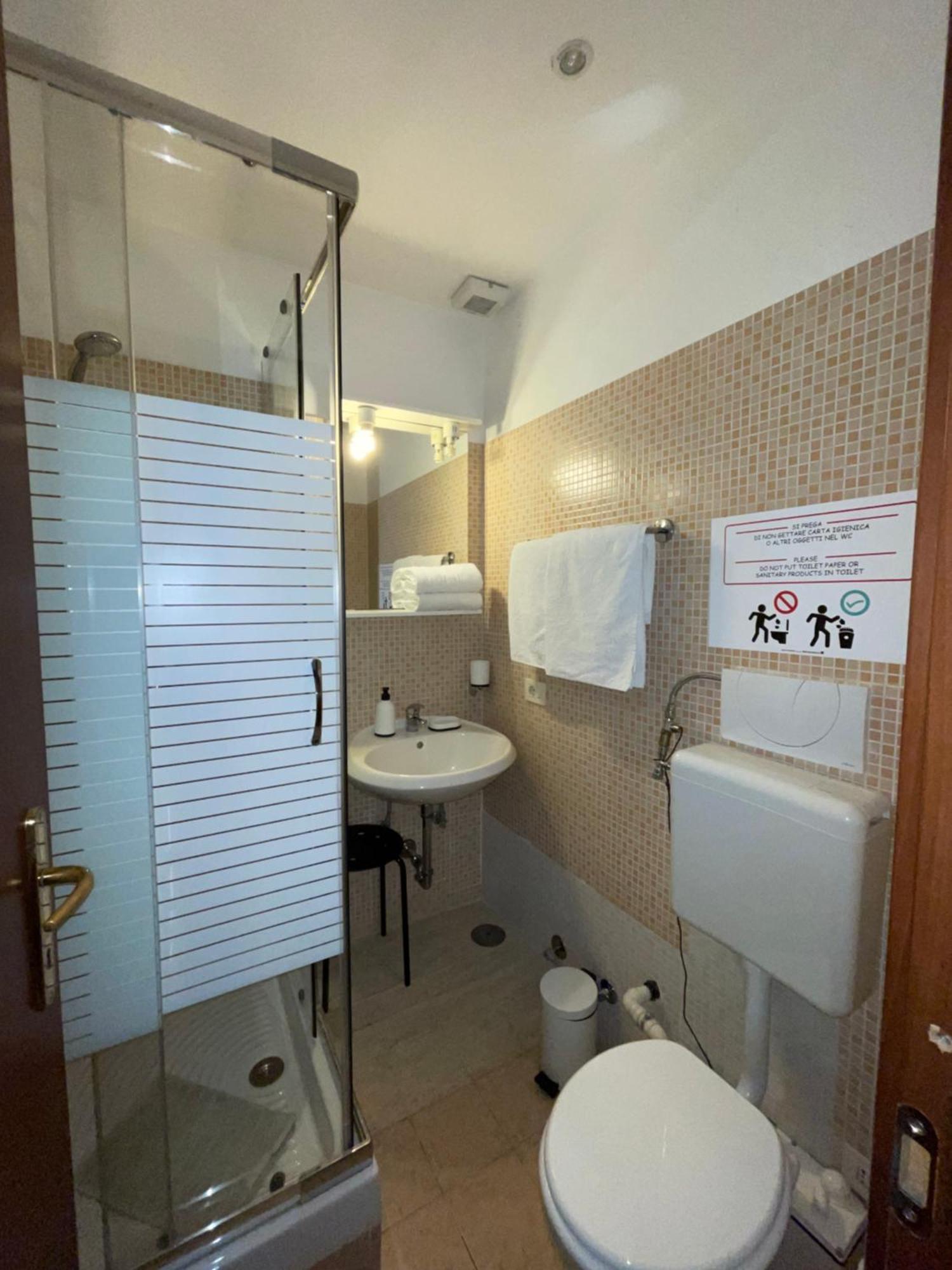 רומא Guest House Meret מראה חיצוני תמונה