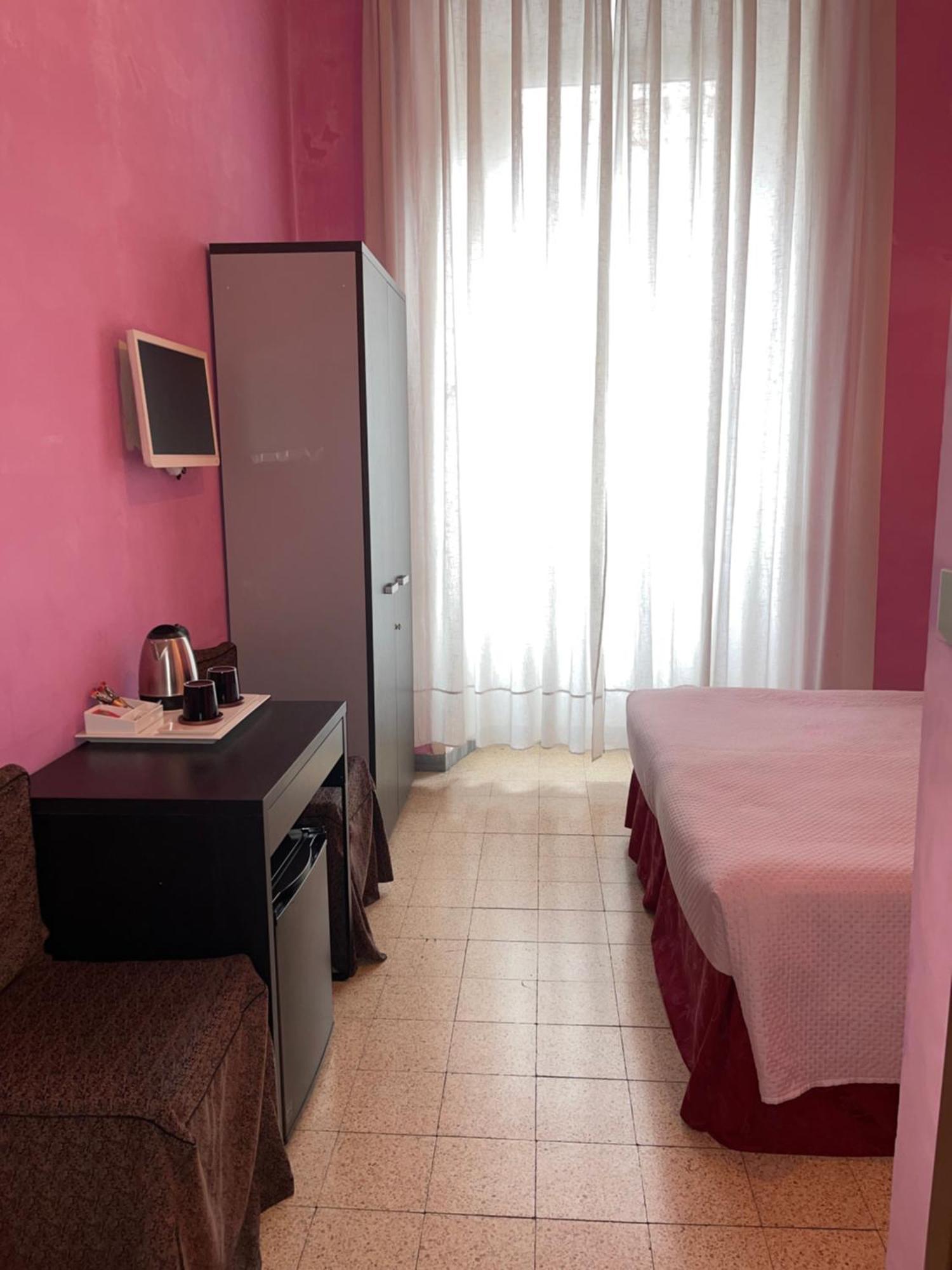 רומא Guest House Meret מראה חיצוני תמונה